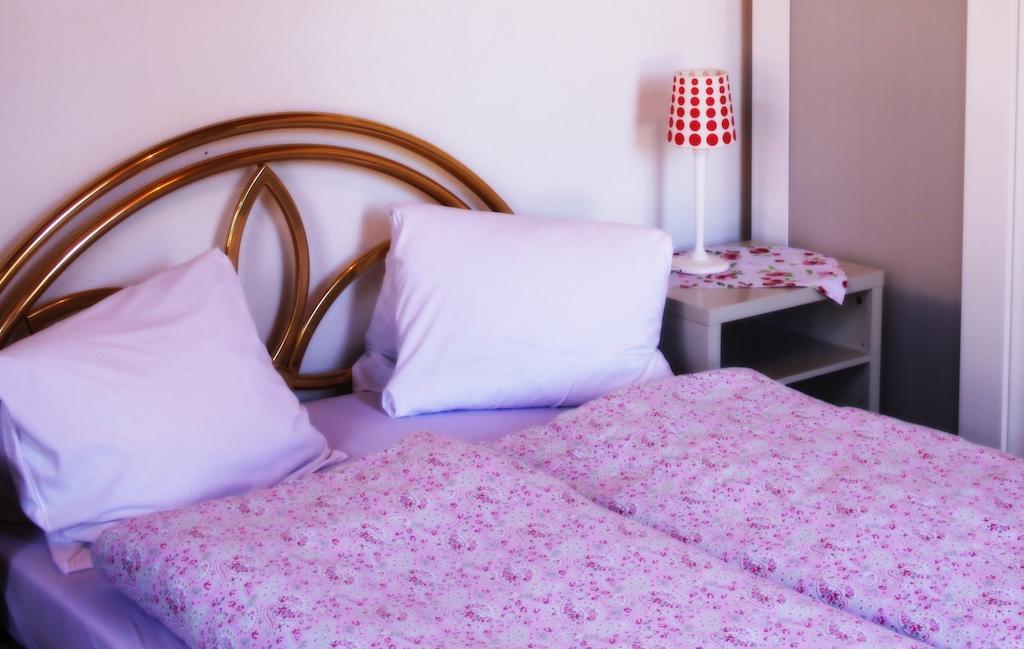 Basicrooms Hotel Unterseen Екстер'єр фото